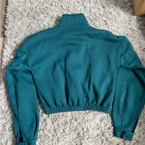 Blue/Green Pretty Little Thing Cropped Quarter Zip Slouchy Blouse Size Small - Picture 4 of 5